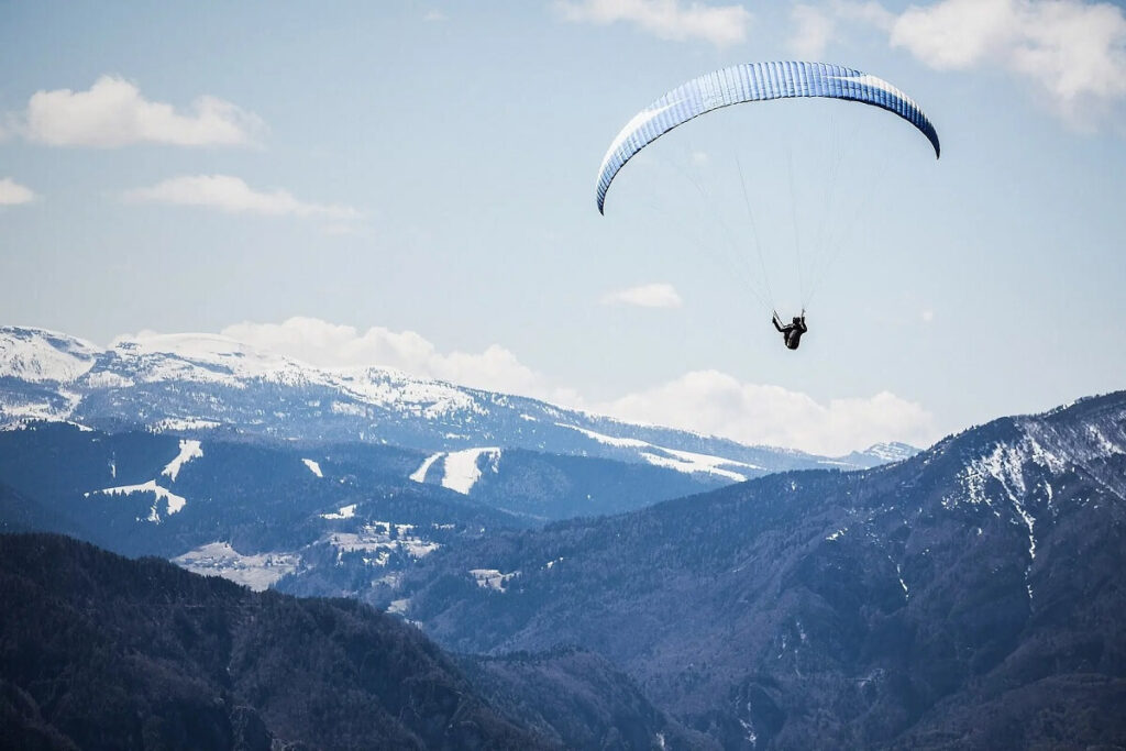 Paragliding in Nainital Uttarakhand