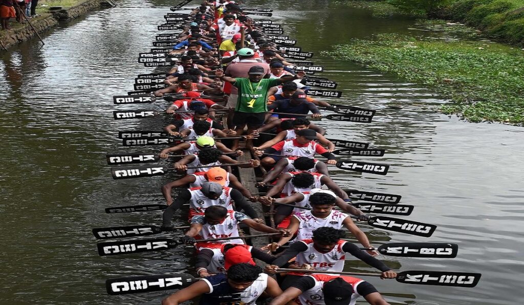 Vallarpadam Boat Race