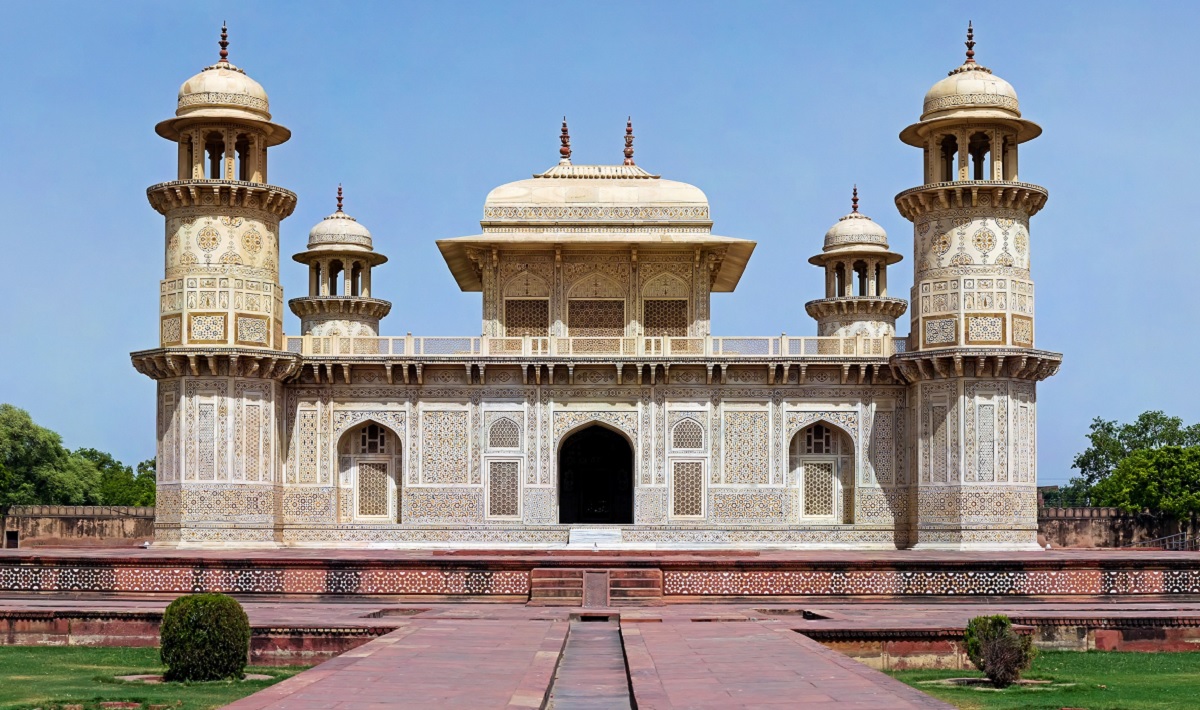 Itimad-ud-Daulah’s Tomb: The Baby Taj