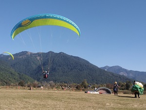 Paragliding in Bir Billing