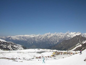 Skiing in Kufri