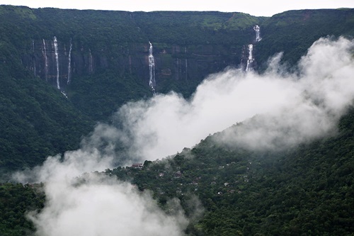 Green valleys of Mawsynram