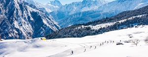 Skiing in Auli